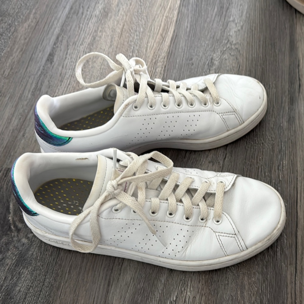 Adidas Cloud motion White Sneakers with Iridescent Heel